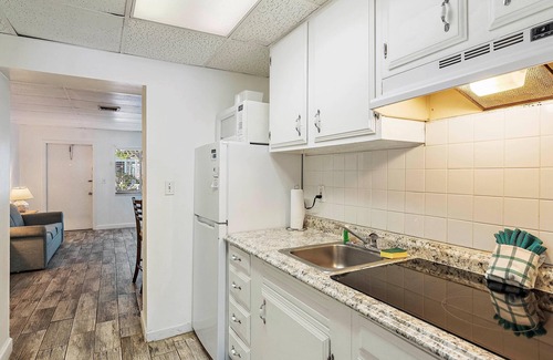 North Redington Beach Hotel | Malibu Resort Motel