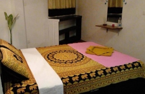 Hikkaduwa Bed & Breakfast | Malika's Yellow House