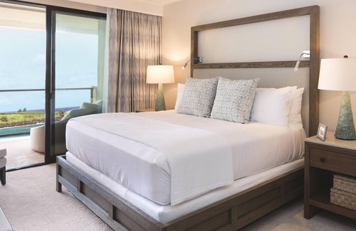 Foster Village Resort | Maliula 3-Bdrm Premier ADA,Luxurious Interior, Magical Lanai with Stunning Views