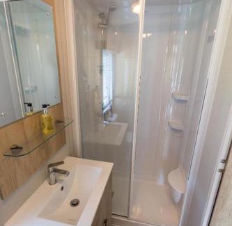 South Cerney House | Mallard Lake