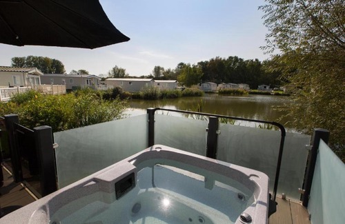 South Cerney House | Mallard Lake