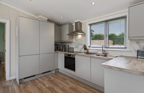 Canaston Wood House | Mallard's Rest - Countryside, Hot Tub