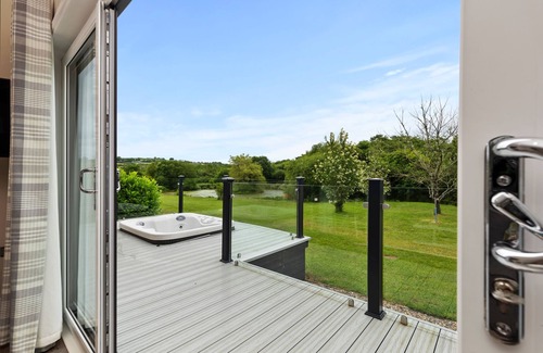 Canaston Wood House | Mallard's Rest - Countryside, Hot Tub