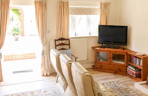 Dorchester Cottage | MALLARDS AT RIVENDELL, pet friendly, with a garden in Piddletrenthide
