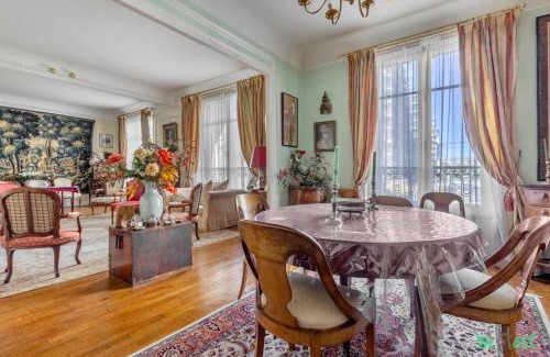 Quartier de la Plaine-de-Monceaux Apartment | Mallarme - CI - PREMIUM Elegant Parisian apartment 140m2