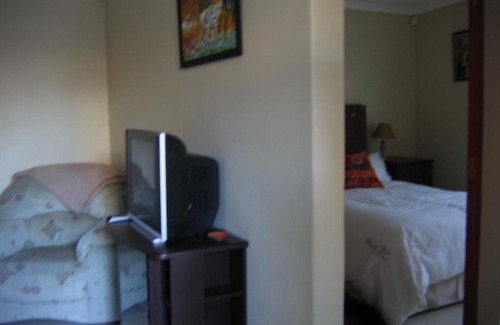 Mowbray Apartment | Malleson Garden Cottage