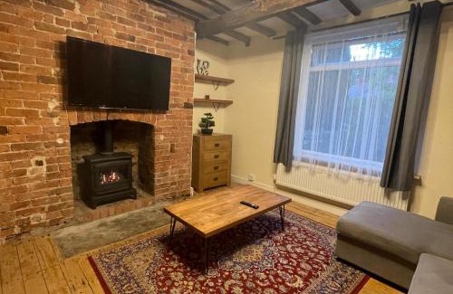 Ashton-under-Lyne House | Mallison Cottage