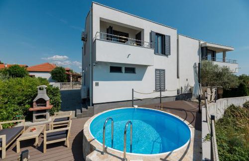 Privlaka Apartment | MALO Ferienvilla Privlaka, Pool, Boje, WI-FI, Wallbox
