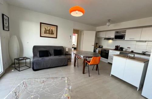 Serignan Apartment | Maloya