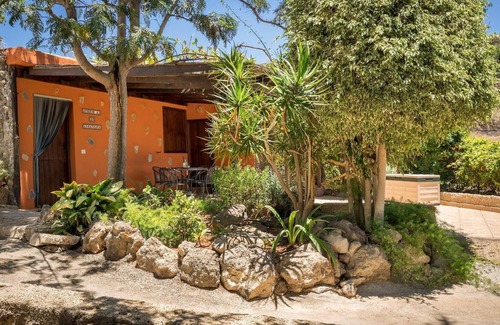 Las Cuevecitas House | Malpais de Candelaria Villa with Pool