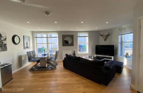 Kirkcaldy House | Maltings Apartment - Spacious 2 Bed Ground Floor Apartment