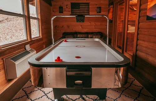 Sevierville Ski Chalet | Mama Bear's Retreat