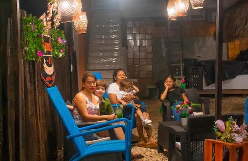 Covenas Hotel | Mama Lira