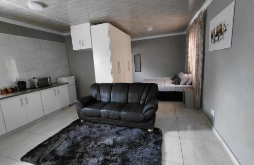 Newcastle Apartment | Mama R's BACKROOM