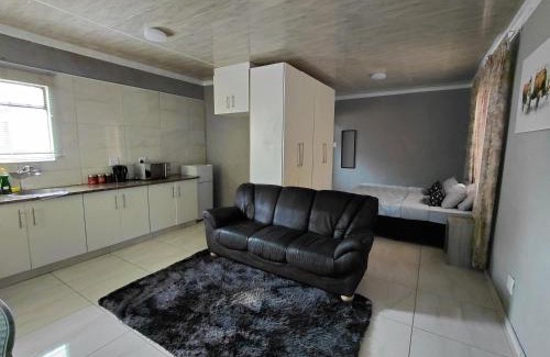 Newcastle Apartment | Mama R's BACKROOM