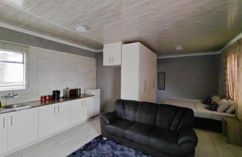 Newcastle Apartment | Mama R's BACKROOM