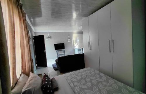 Newcastle Apartment | Mama R's BACKROOM