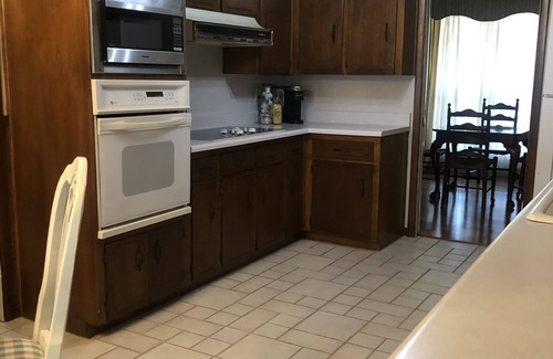 Florida Panhandle House | Mama's House has a Garage & Sparkling Clean. 4 bedrooms 3 baths. sleeps 8 nnnn