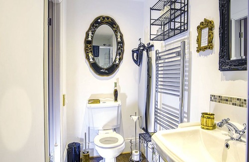 Nottingham Bed & Breakfast | Mama's Inn Boutique Guest House
