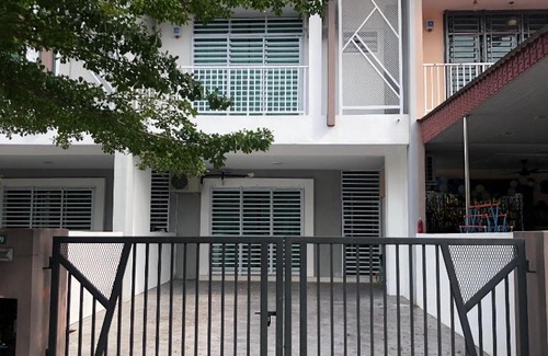 Taman Meru House | Mamakay Homestay islam only