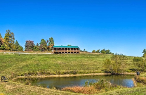 Mammoth Cave Cabin | Mammoth Cave Cabin: Porch, Lake, & Waterfall!