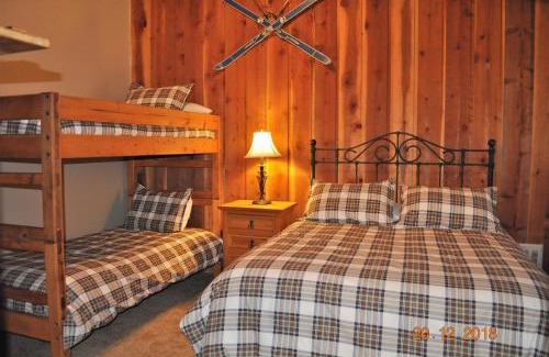 Mammoth Lakes House | Mammoth Ski & Racquet Club #38 - Pet Okay