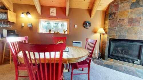 Mammoth Lakes Apartment | Mammoth View Villas #3 condo