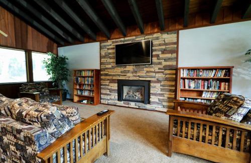 Mammoth Lakes Apartment | Mammoth West #124 Condo