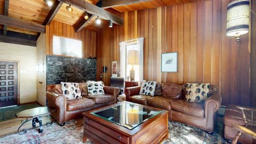 Mammoth Lakes Apartment | Mammoth West #124 Condo