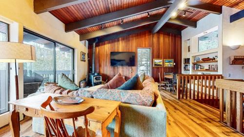 Mammoth Lakes Apartment | Mammoth West #143 Condo