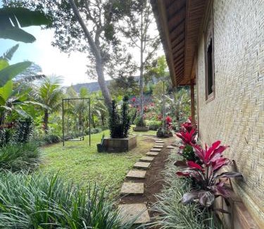 Besakih House | Manada Villa Homestay