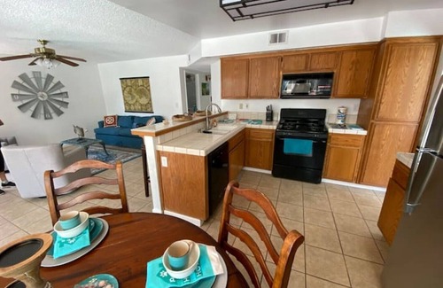 Pumpkin Center House | Managua Dr. Oasis By The Park