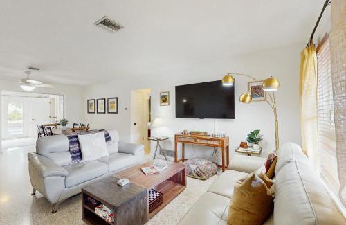 River District House | Manatee Bungalow