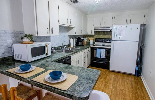 Weeki Wachee Gardens House | Manatee Cove Compound Retreat Star5Vacations