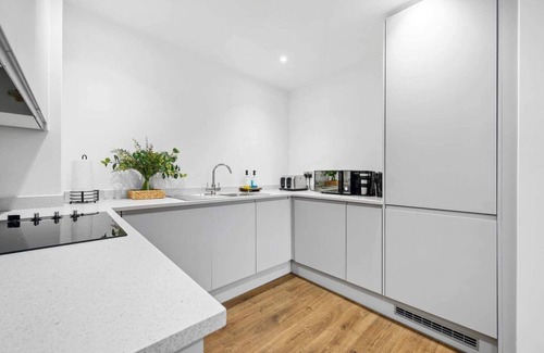 Salford Apartment | Manchester - Apartment - Sleeps 5 - Parking