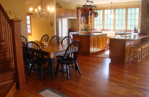 Manchester Center House | MANCHESTER HOME - BREATHTAKING VIEWS! LOCATION! GOLF! SKIING! SHOPPING! HOT TUB!