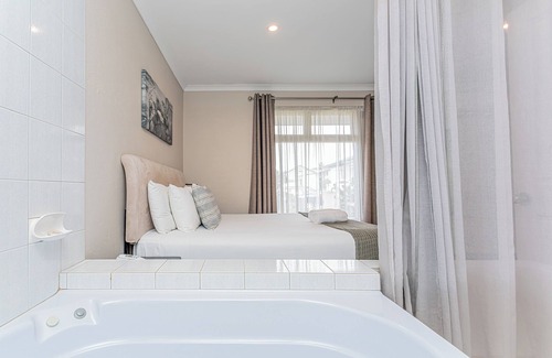 Centennial Park Hotel | Mandala Ace Albany Hotel