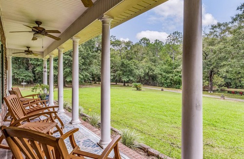Beulah House | Mandala House, Sleeps 30, Private 9BR, 8000SF w/Pool, Jacuzzi and event space