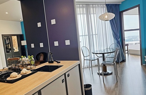 Suoi Nuoc Beach Apartment | Mandala Oceanfront Driftwood Apartment