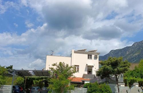 Gradac Apartment | Mandalena