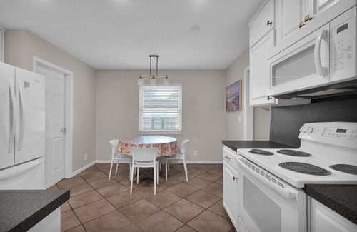 Southside House | Mandarin Walkable Location, Spacious Home, Pool