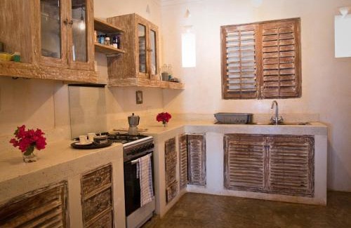 Manda Island Ski Chalet | Mandarina Beach House
