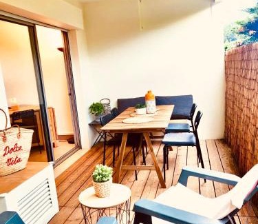 Mandelieu-La-Napoule Apartment | Mandelieu Grand studio avec Piscine et proche de la Mer