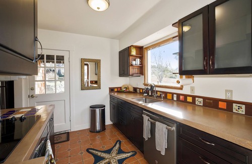 Bremerton Cottage | Manette Waterfront Beach Cottage
