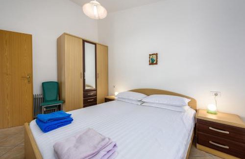 Lovrecica House | MANFROI house with apartments