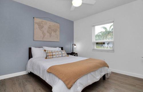 Bradenton House | Mango Manor by Bradenton Beach sleeps 10 w pool