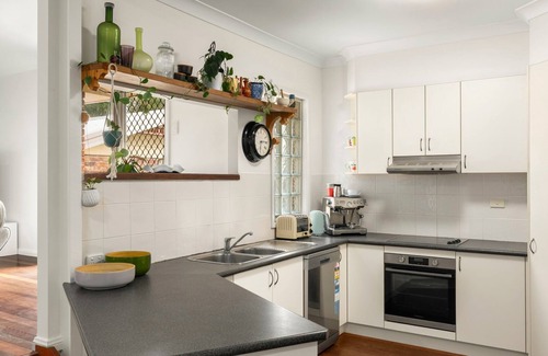 Sawtell House | Mango Tree Cottage - Relaxed Coastal Retreat in Sawtell – Ideal for Family Getaways