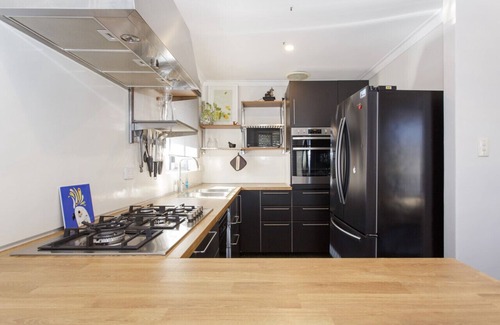 Beaconsfield House | Mango Tree Place - 3 bedroom House