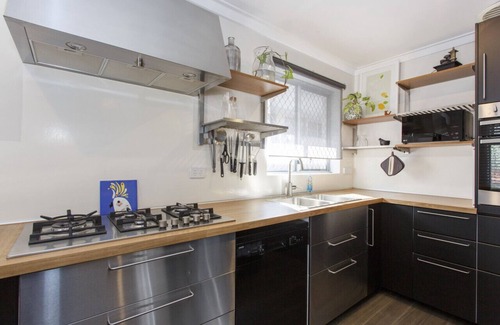 Beaconsfield House | Mango Tree Place - 3 bedroom House