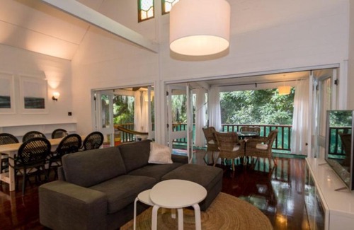 Nelly Bay House | Mango Treehouse, Mango Parkway, Nelly Bay